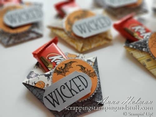 DIY Halloween treat - a folded paper pocket treat holder with tutorial. Super quick and easy to make! With Stampin Up Wonderfully Wicked stamp set in the 2019 Holiday Catalog.