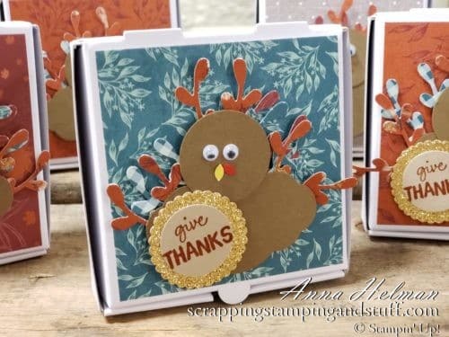 Cute DIY turkey treats Thanksgiving treat boxes! Make perfect table toppers, table decorations, or place cards!