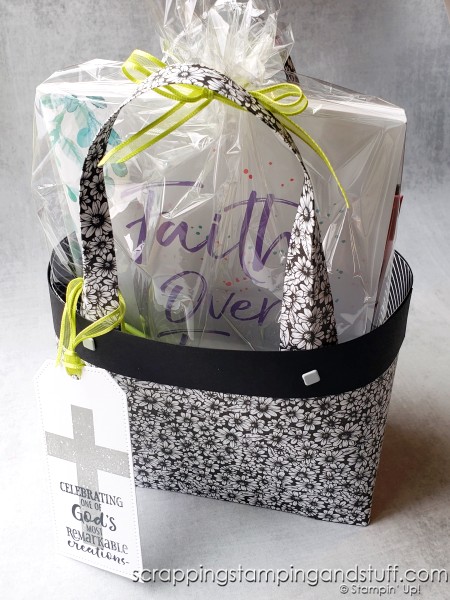 Make this paper tote bag to use as a cute gift bag for all your gift giving needs. Click here for the full tutorial!