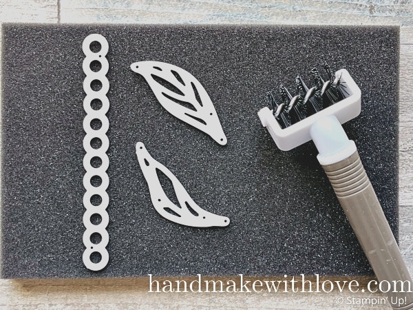 The Take Your Pick Tool is the best tool ever for crafting! Click to learn how to use the take your pick tool.